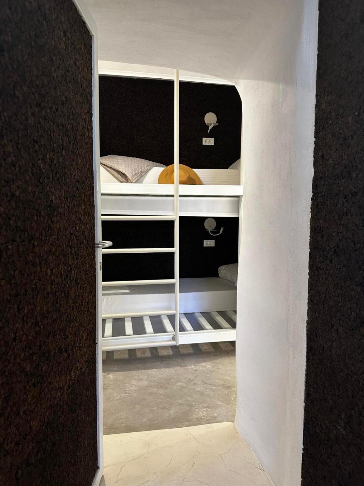 Hostel 16 Oia المظهر الخارجي الصورة
