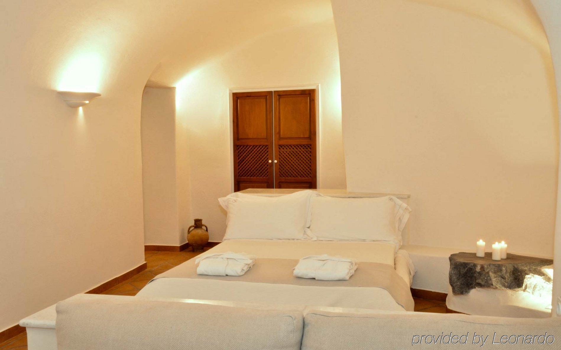 Hostel 16 Oia الغرفة الصورة